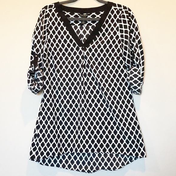 White House Black Market Tops - White House Black Market blouse shirt Sz 6 long
